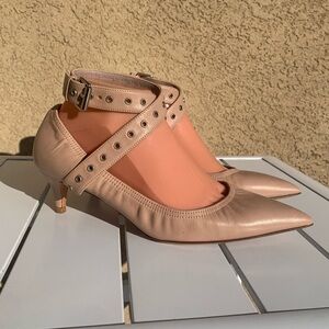 NEW Valentino Garavani nude leather pointy kitten shoes size 7.5 ( European 38)